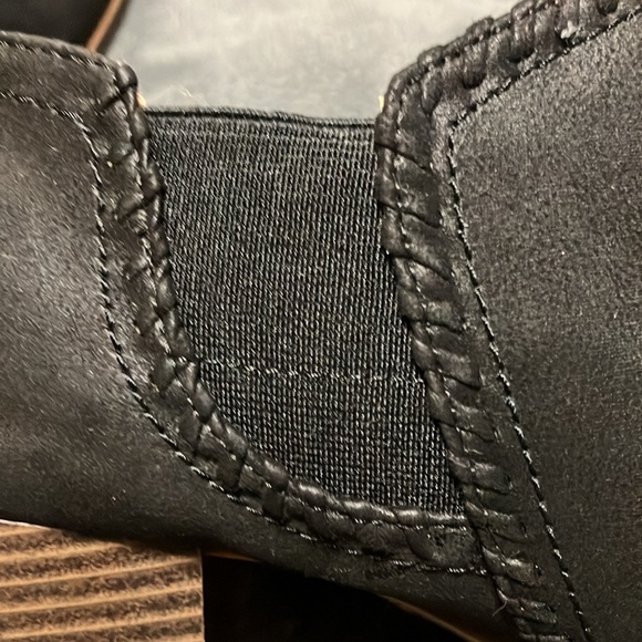 Life Stride slip on shootie. Size 7.5. NWOT - Picture 6 of 8